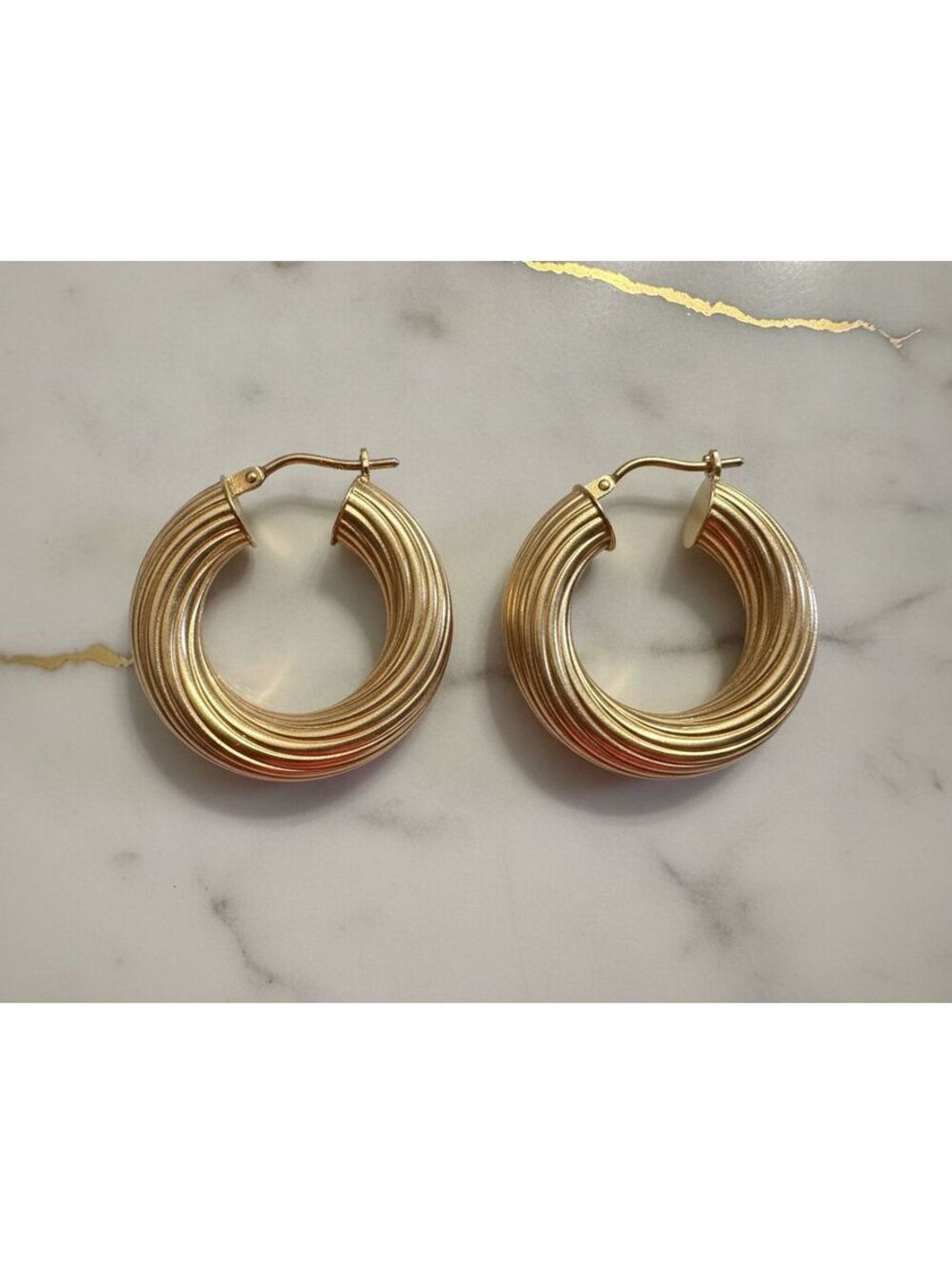 14k Gold Ribbed Hoop Earrings, 1 inch Diameter, 4.89 Grams